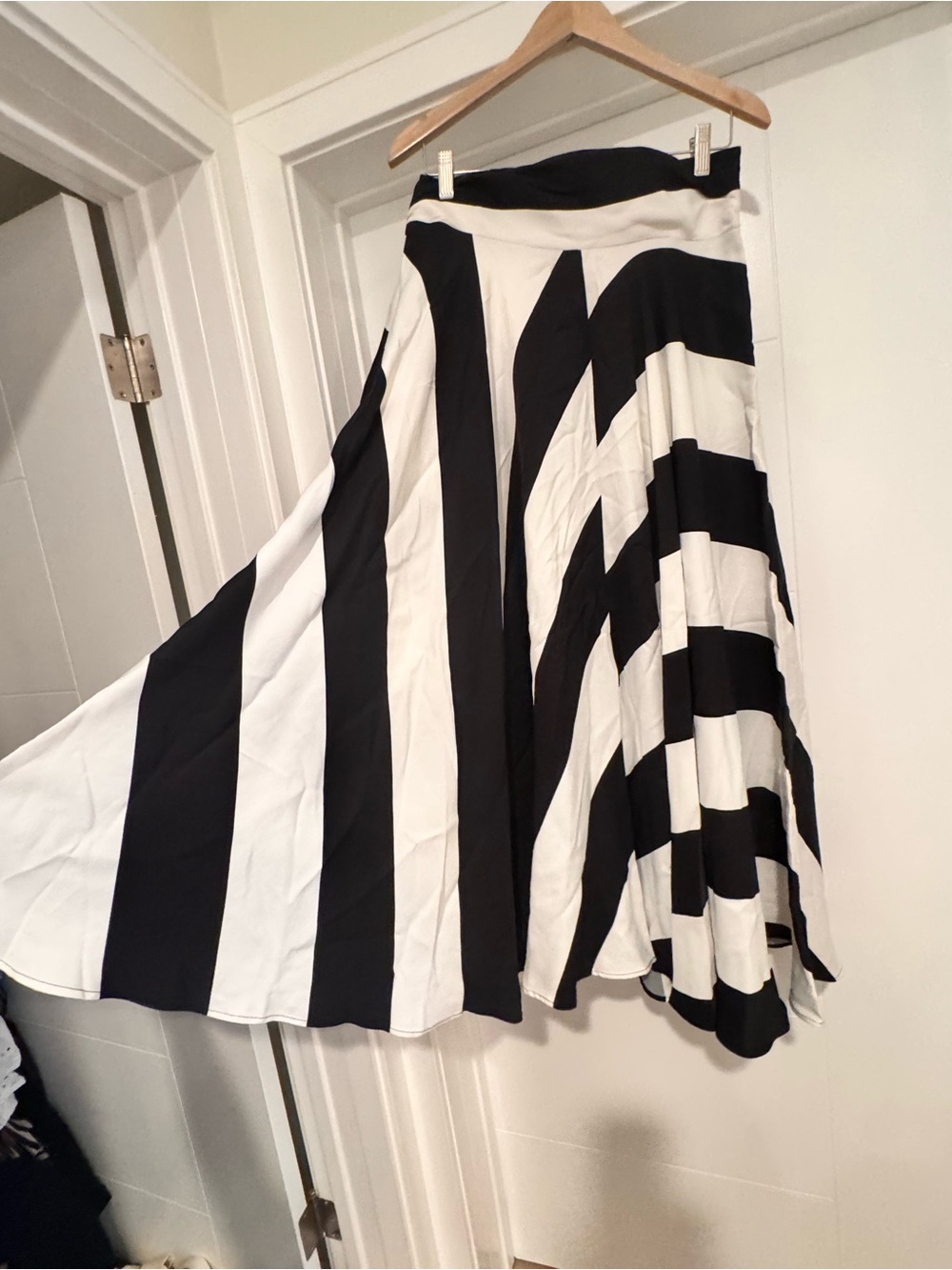 H&M Black and White Striped Circle Maxi Skirt